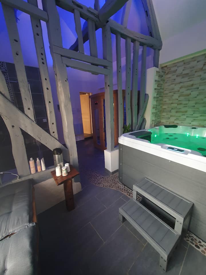 Espace spa privatif avec jacuzzi - Les 4 Nations Normandie